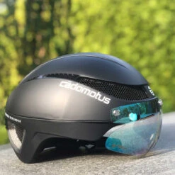 Cádomotus Omega Aero Helmet - Matte Black 6 Cádomotus Omega Aero Helmet - Matte Black -Impala Sale Store CadomotusOmegaHelmet MatteBlack 5